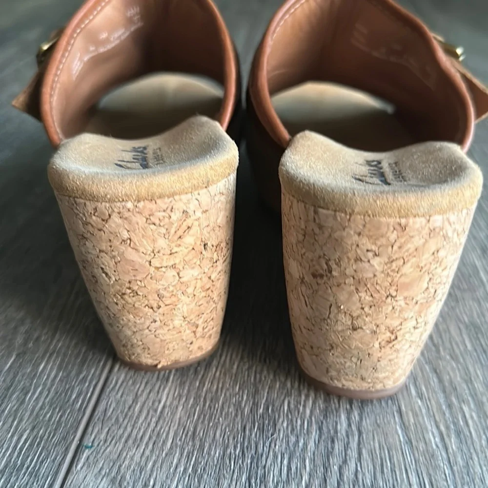 Clarks shoes wedges tan suede toeless size 7 Barbie core
